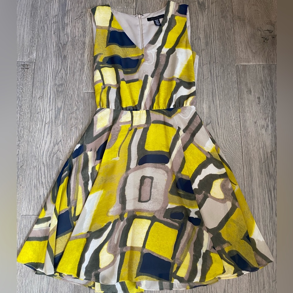 Kenneth Cole sleeveless dress, size XS, back zipper with hook and eye enclosure.
